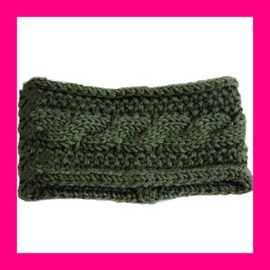 2/$18 ⚠️Last One⚠️ear warmer - green